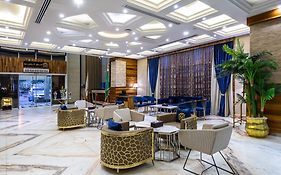 فندق كراون روز